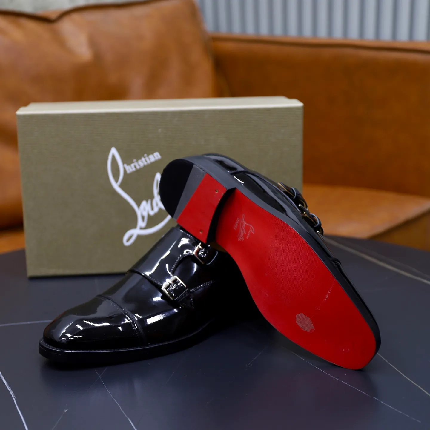 Ex-factory price: 620💰Christia*.Loubouti*🆑High-end men’s business formal leather shoes | Classic red sole shoes | Original imported first-layer cowhide | Water-dyed cowhide lining | Italian imported red rubber outsole | High-end luxury | Perfect interpretation of fashion, sunshine, style, suitable for various occasions Size: 39-44 (38.45 custom-made)